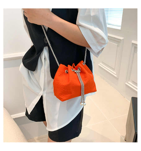 Bolso tipo cubo para mujer, versátil, a la moda, con cadena con cordón, bolso de hombro único con almacenamiento cruzado para el cuerpo