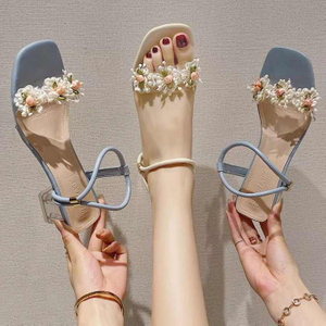Sandalias de tacón grueso Zapatos romanos cuadrados retro Zapatillas pequeñas y frescas para vestido de fiesta Chanclas de playa
