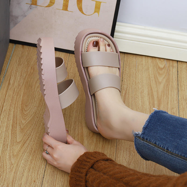 Nuevas zapatillas de plataforma gruesas para mujer, sandalias deslizantes de suela blanda Eva para playa de verano, zapatos cómodos de ocio para mujer al aire libre
