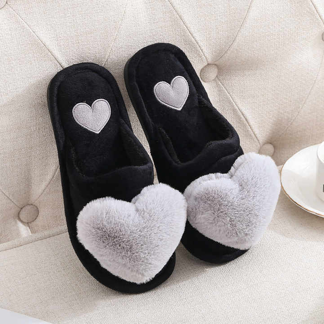 Zapatos de invierno con forma de corazón para mujer, Zapatillas de casa de felpa, pantuflas de piel cálidas para invierno