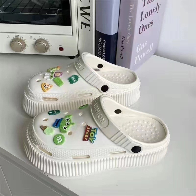 Especificaci&oacute;n Nombre del producto Zuecos de mujer Elementos populares Ahuecar Estilo de espalda Correa trasera Edad aplicable Adulto Condiciones de pago Venta al por mayor en l&iacute;nea, paypal, T/T, L/C, Western union, cuenta bancaria