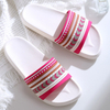 Zapatillas negras a la moda para mujer, zapatilla de Interior con plataforma gruesa para mujer, pantuflas suaves antideslizantes de PVC para el hogar, zapatos de verano para mujer
