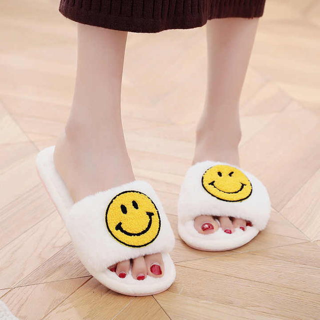 Zapatillas mullidas de invierno para mujer, nuevas zapatillas Kawaii con punta abierta, piel de casa de dibujos animados para dormitorio para mujer 