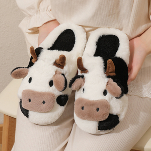 Zapatillas de piel esponjosa de vaca para mujer, pantuflas de casa de felpa cerradas cálidas de invierno, zapatos planos con diapositivas de animales