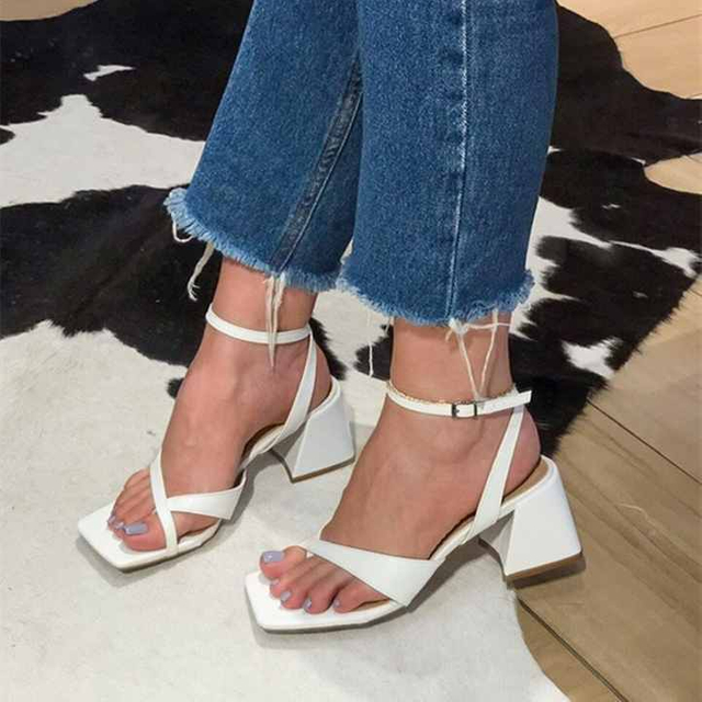 Sandalias de tacón grueso de verano Moda Simple Tobillo de mujer Hebilla de una línea Punta cuadrada Mujer