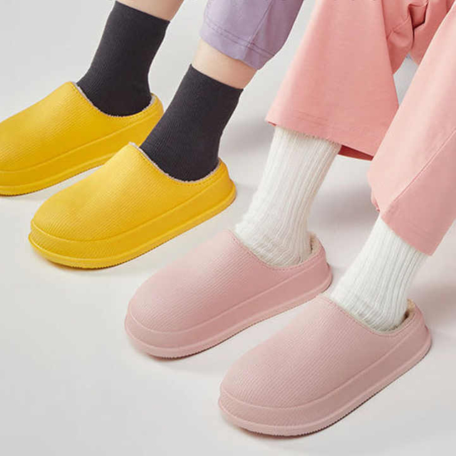 Zapatillas de algodón impermeables de felpa para interior gruesa para el hogar para amantes antideslizantes de EVA para otoño e invierno, zuecos cálidos para jardín