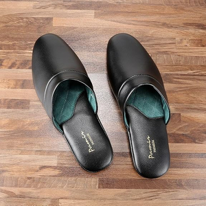 Zapatillas de desgaste de cuero genuinas para hombres con plantilla de espuma de memoria y suela de cuero