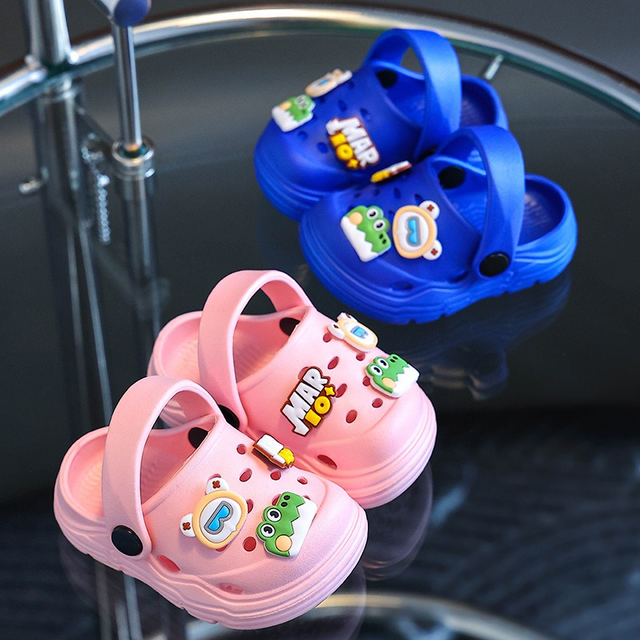 Zuecos para jardín de verano para niños, sandalias de playa para niños y niñas, zapatillas ligeras y transpirables con bonitos dibujos animados para bebé