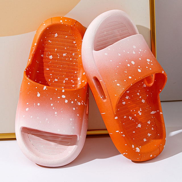 Zapatillas de verano para niños, zapatillas informales con degradado de cielo, suaves, para el baño, antideslizantes, para niñas y niños