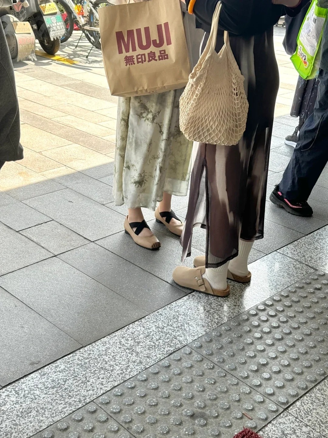 Tu arma secreta para hacer recados acogedores: la zapatilla para salir de casa