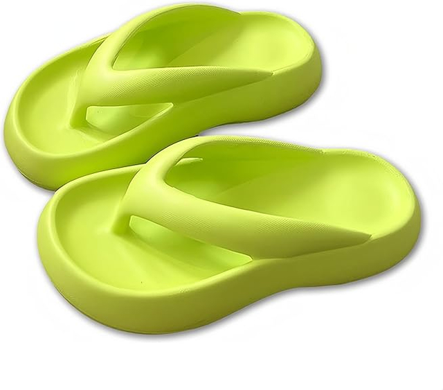 Flips de nubes cómodas para mujeres livianas espesas espesas de almohada de almohada lindas zapatillas acolchadas espuma suave 